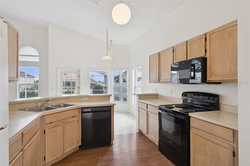 523 Rochester Loop Davenport, FL 33897 - Photo 14 of 54 Gallery Image 14
