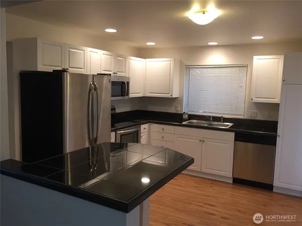 $3,150 | 26746 230th Place Southeast, Maple Valley, WA 98038