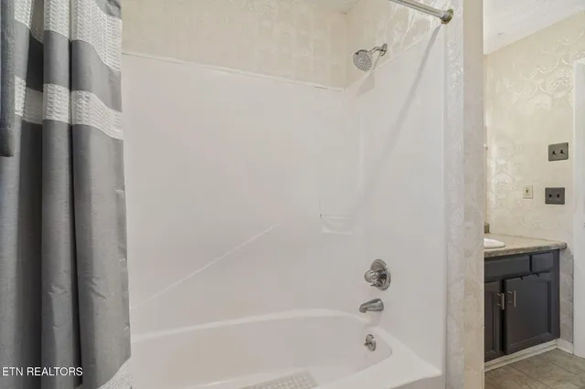 $480,000 | 744 Butler Drive, Loudon, TN 37774