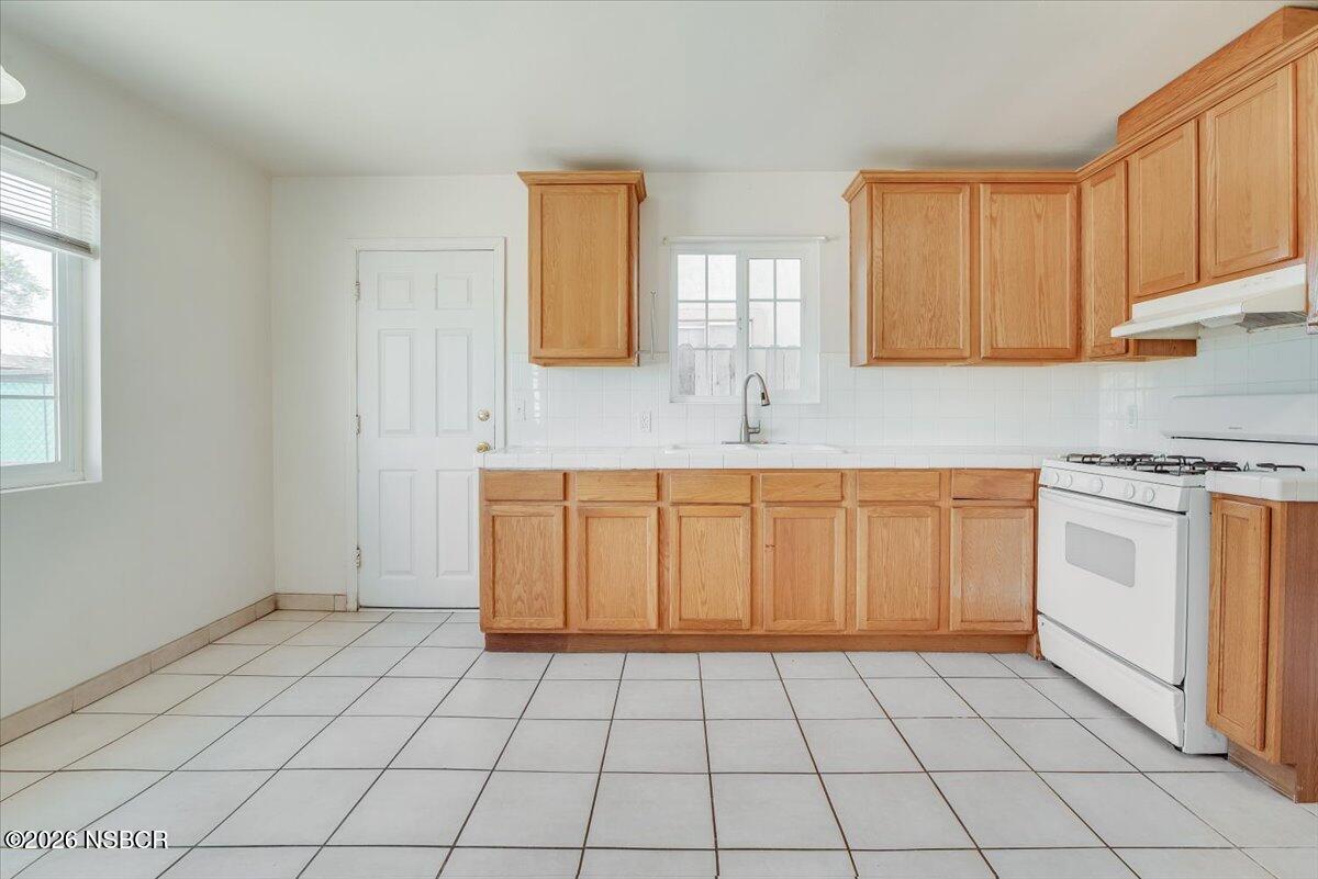 533 North G Street Lompoc, CA 93436 - Photo 15 of 32 37-DSC_6077