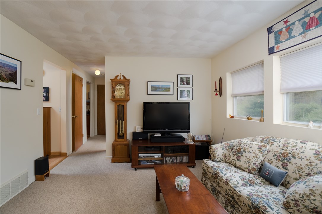 41 South Woody Hill Road Westerly, RI 02891 - Photo 8 of 22 Gallery Image 8