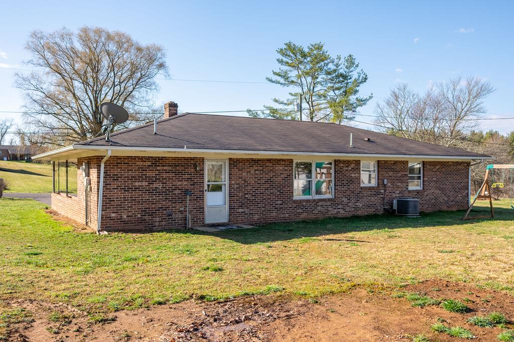 209 Rabbits Run Woodlawn, VA 24381 - Photo 41 of 53 Gallery Image 41