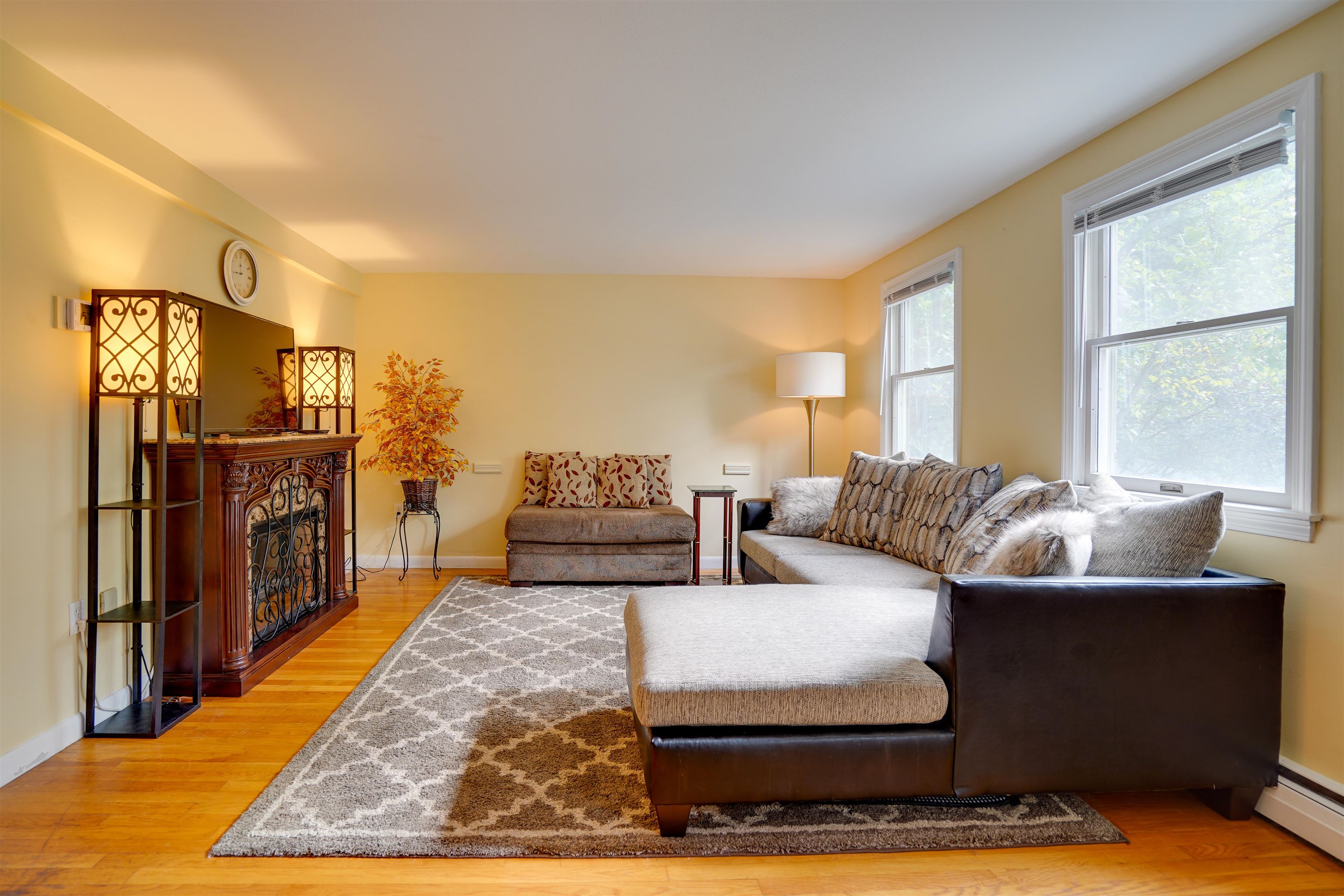 213 Harris Road Nashua, NH 03062 - Photo 2 of 40