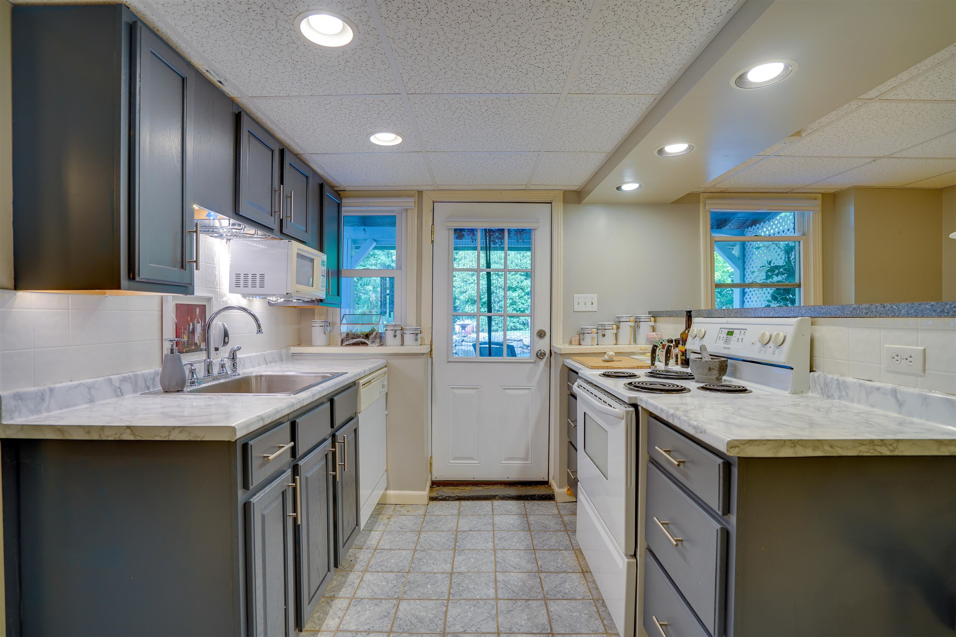 213 Harris Road Nashua, NH 03062 - Photo 21 of 40
