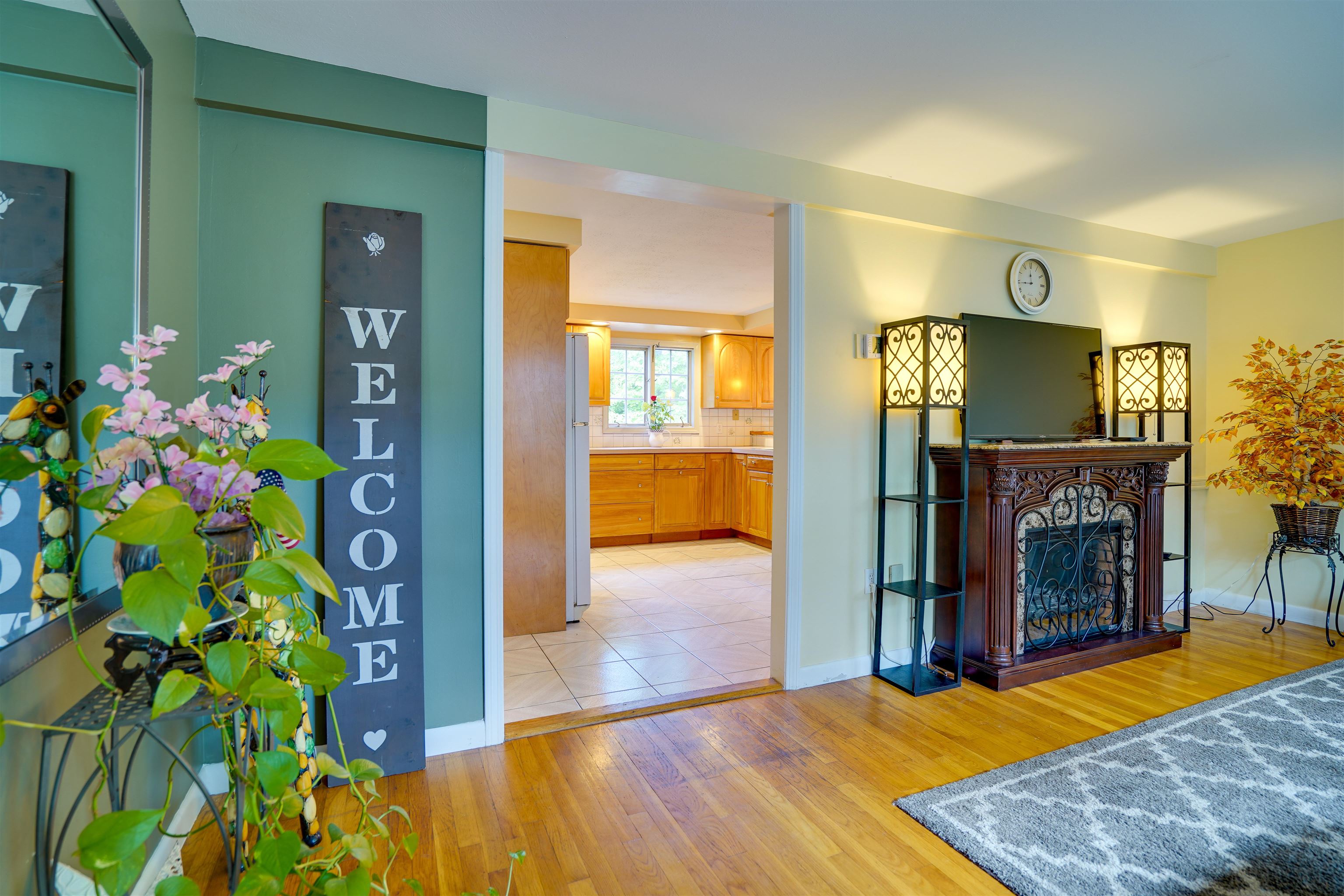 213 Harris Road Nashua, NH 03062 - Photo 4 of 40