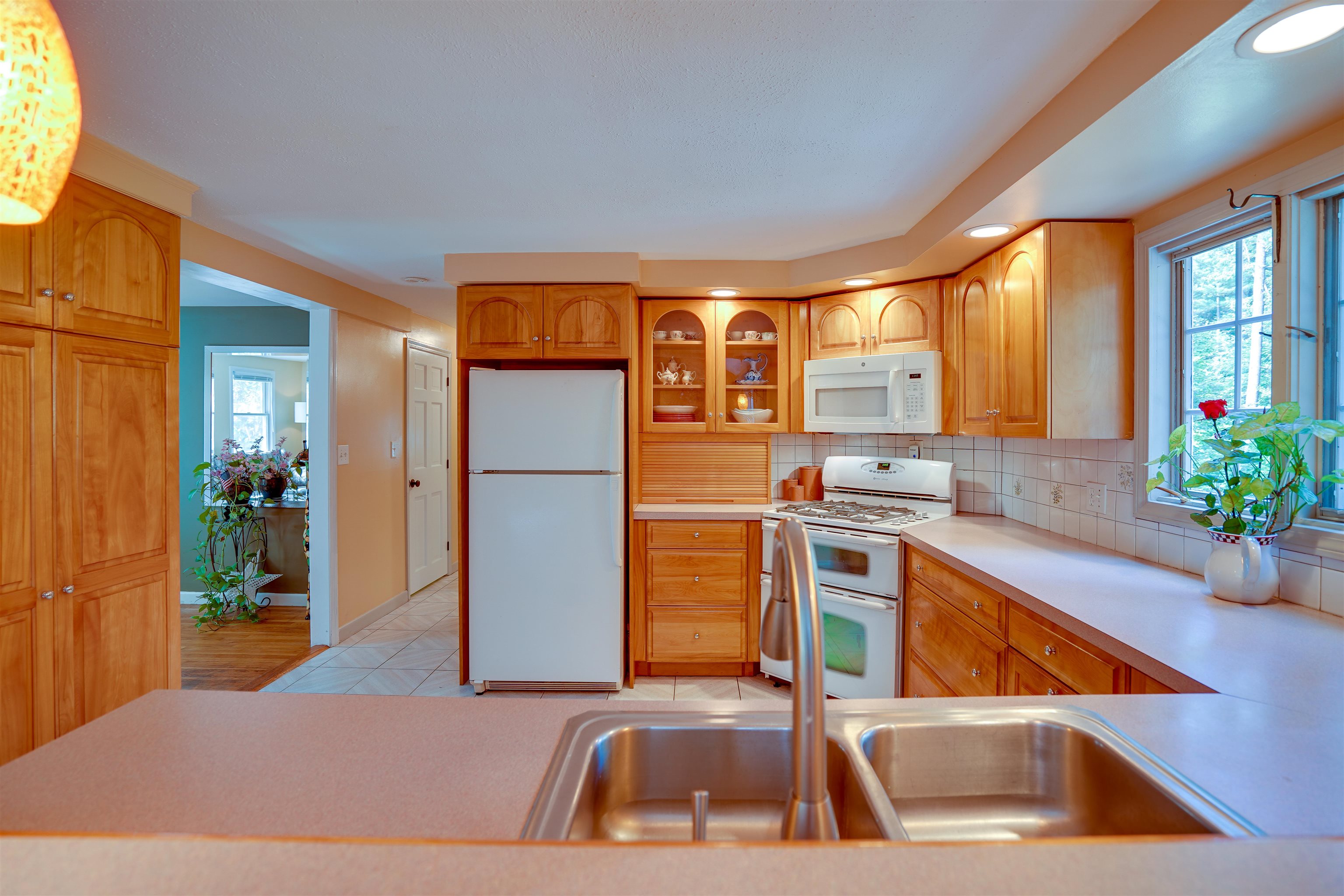 213 Harris Road Nashua, NH 03062 - Photo 9 of 40