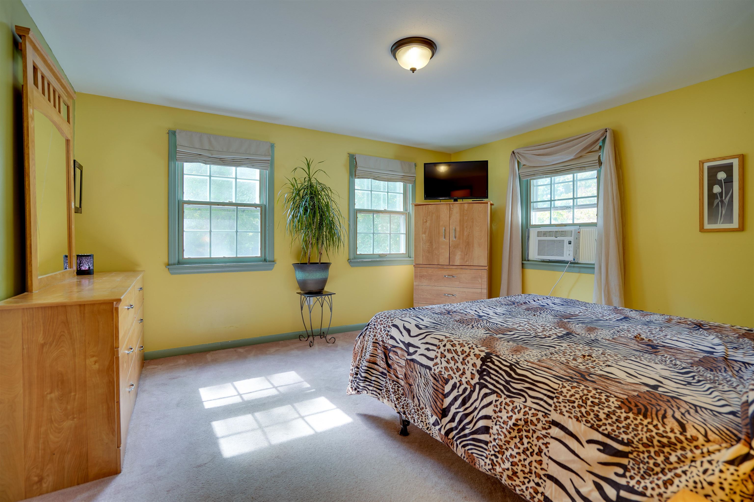 213 Harris Road Nashua, NH 03062 - Photo 10 of 40