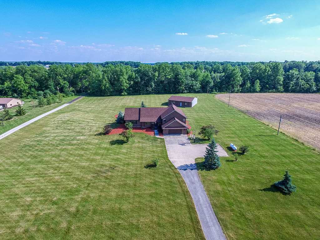 4235 West Wallen Road Fort Wayne, IN 46818 - Photo 2 of 36