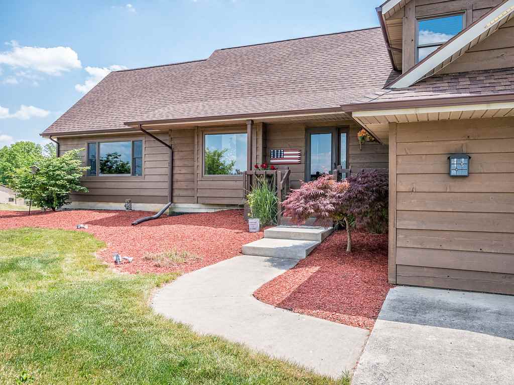 4235 West Wallen Road Fort Wayne, IN 46818 - Photo 4 of 36