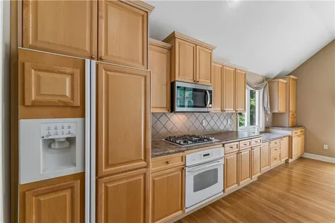 $484,900 | 13322 Pennsylvania Court, Kansas City, MO 64145