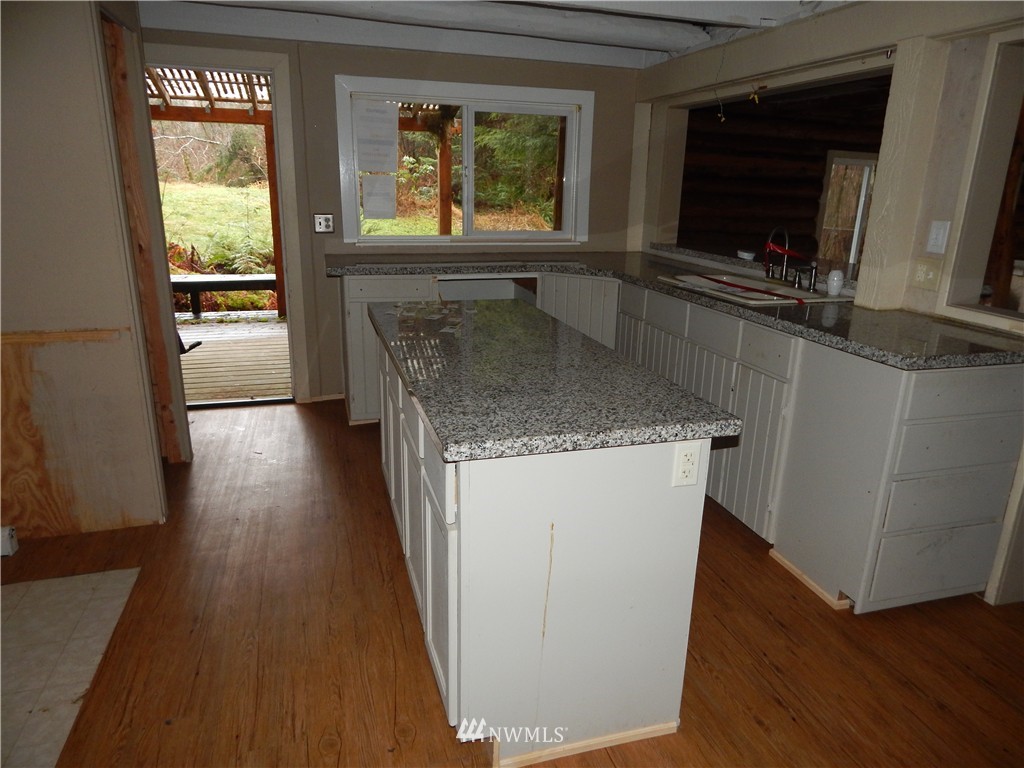 6363 Rutsatz Road Deming, WA 98244 - Photo 8 of 20
