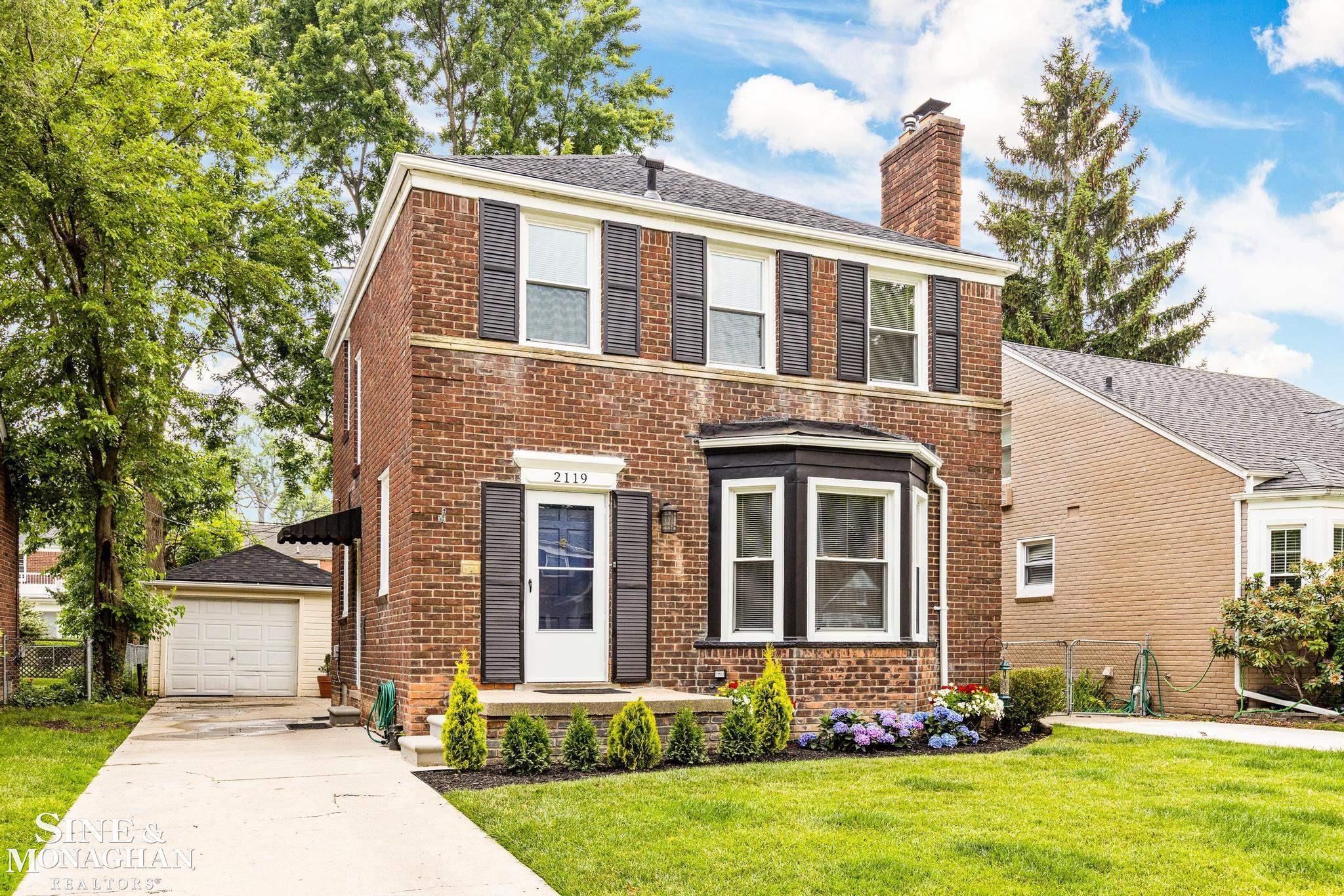 2119 Lancaster Street Grosse Pointe, MI 48236 - Photo 2 of 23