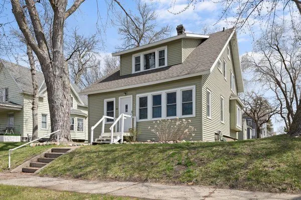 $199,900 | 712 10th Avenue South, St. Cloud, MN 56301