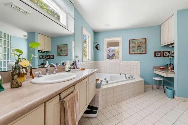 $615,000 | 5990 Lynne Hollow Drive, Commerce Township, MI 48382