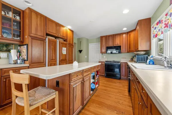 $615,000 | 5990 Lynne Hollow Drive, Commerce Township, MI 48382