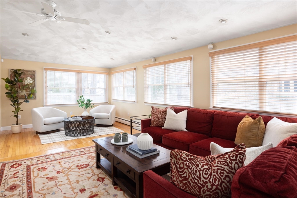 99 Hagen Road Newton, MA 02459 - Photo 4 of 17