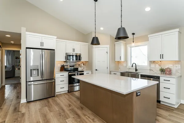 $715,000 | 6265 Summit Pine Road Northwest, Rochester, MN 55901