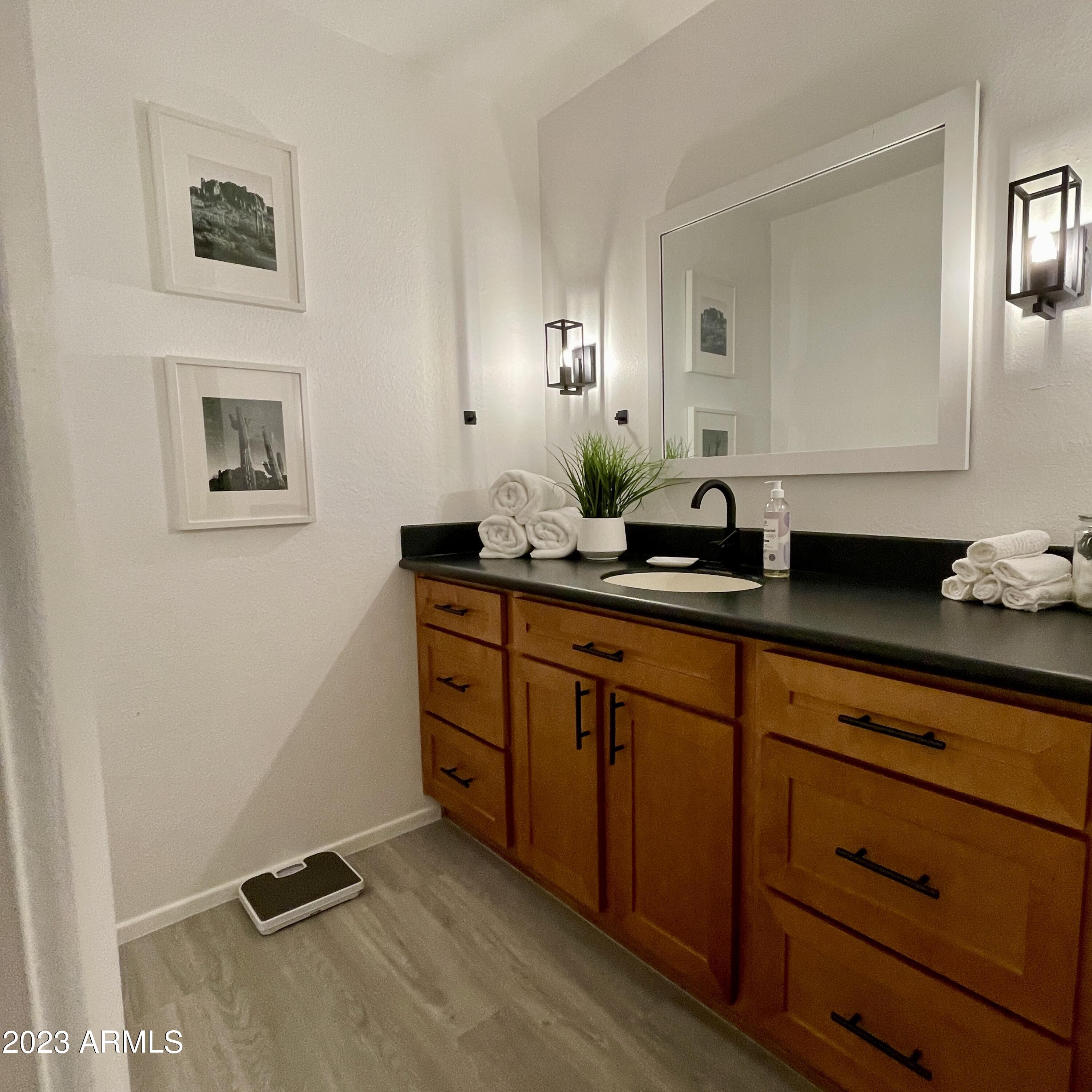 425 South Parkcrest, Unit 327 Mesa, AZ 85206 - Photo 14 of 29 Main Bath