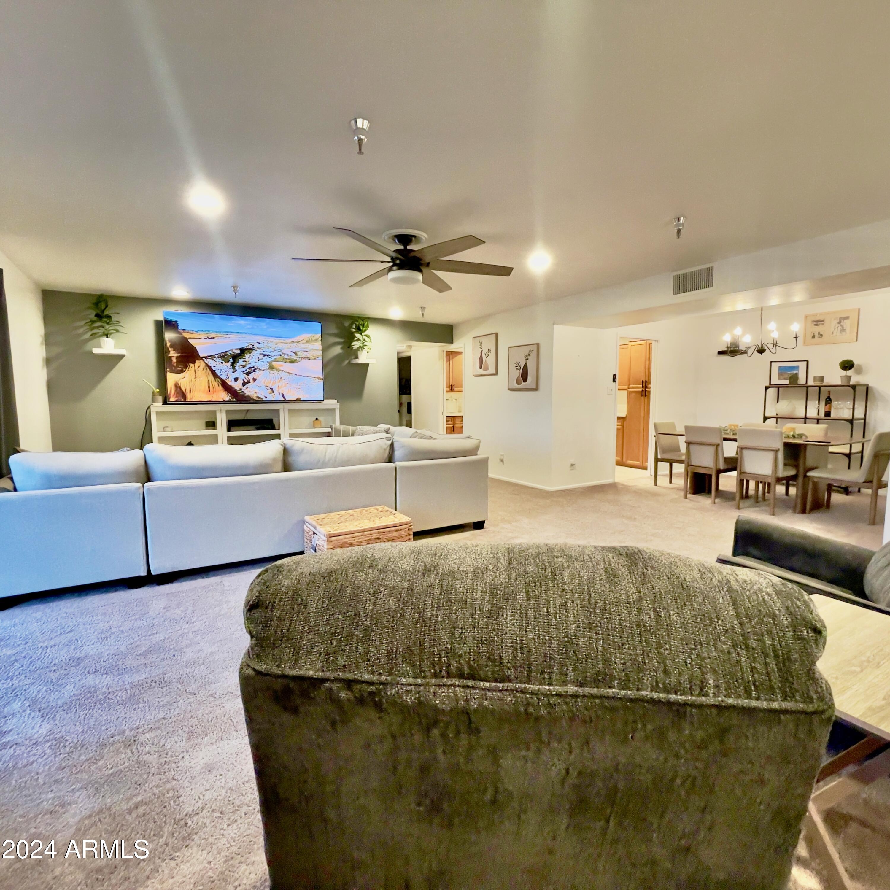 425 South Parkcrest, Unit 327 Mesa, AZ 85206 - Photo 3 of 29 Living:Dining room