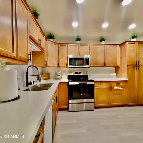 $2,500 | 425 South Parkcrest, Unit 327, Mesa, AZ 85206