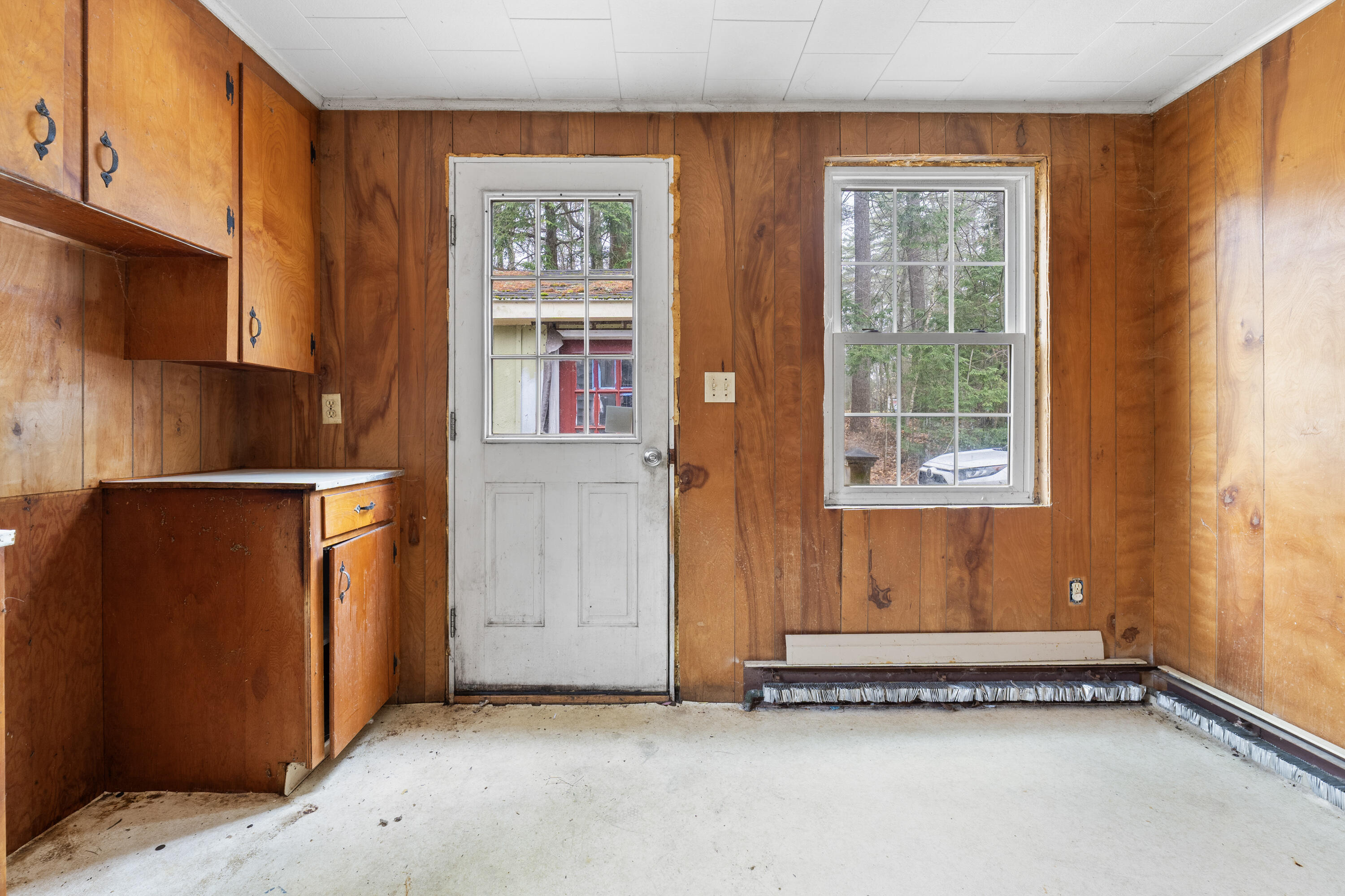 43 Skillin Road Cumberland, ME 04021 - Photo 6 of 25 Side entrance