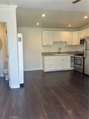 $2,200 | 1713 South Redondo Boulevard, Los Angeles, CA 90019