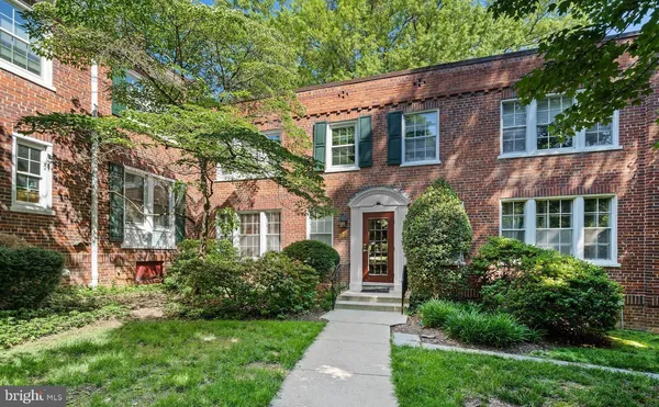 $2,800 | 2015 Key Boulevard, Unit 602, Arlington, VA 22201