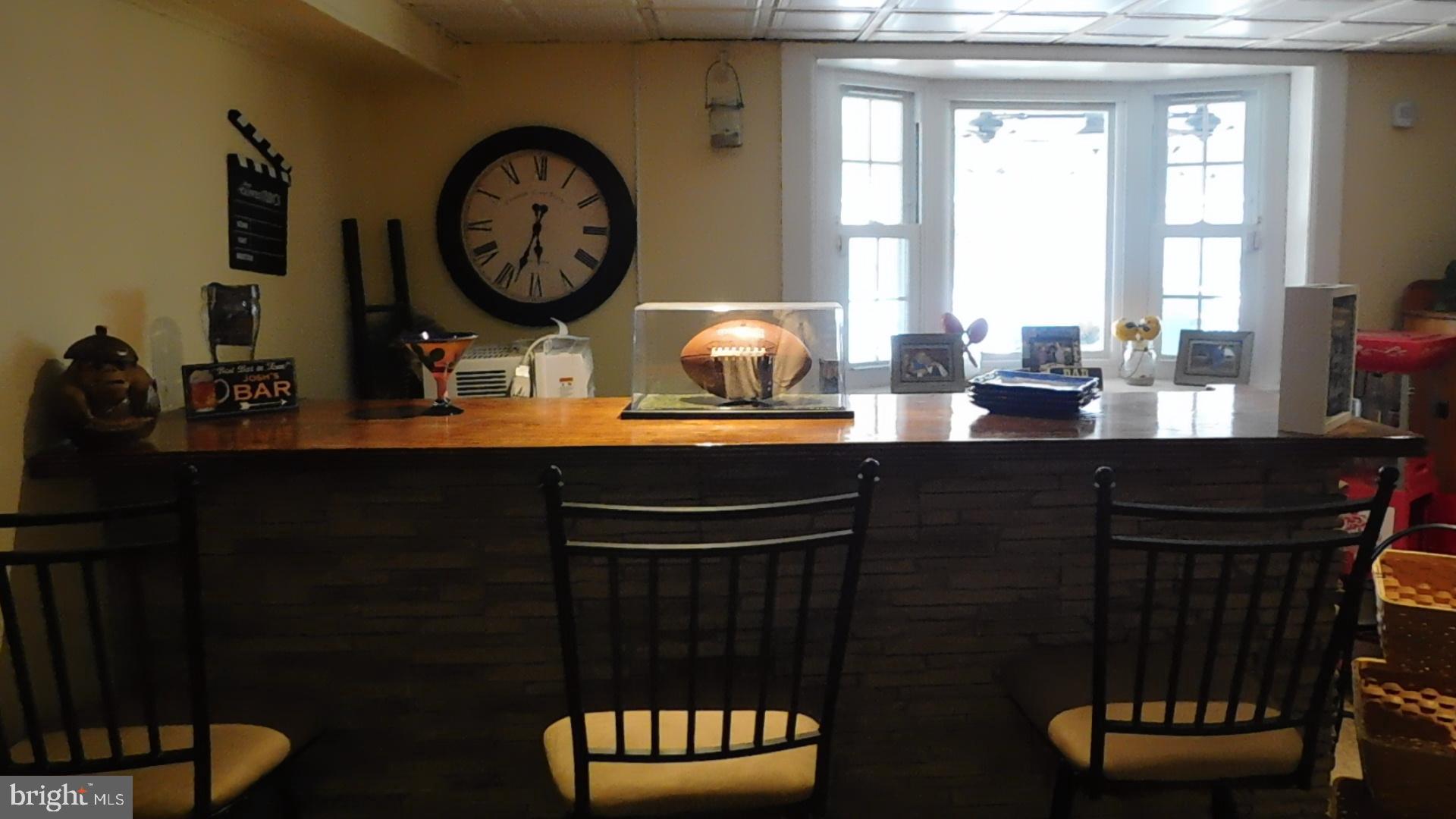 10039 South Canterbury Road Philadelphia, PA 19114 - Photo 10 of 11 Basement bar