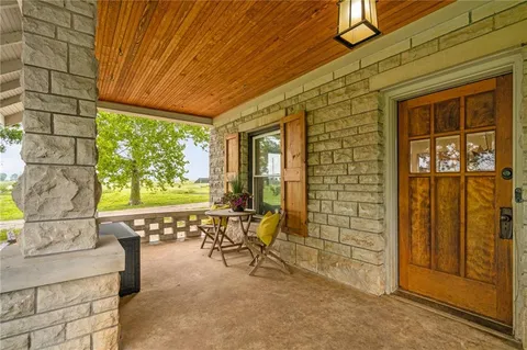 $725,000 | 33253 Cedar Niles Road, Poala, KS 66071