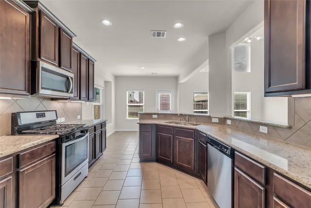 $3,200 | 13313 Suntail Court, Texas City, TX 77568