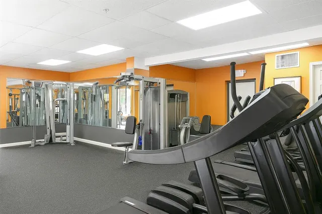 $1,650 | 950 Hillcrest Drive, Unit 202, Hollywood, FL 33021