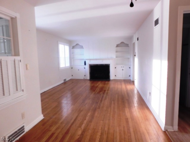 584 Eastland Road Berea, OH 44017 - Photo 5 of 33