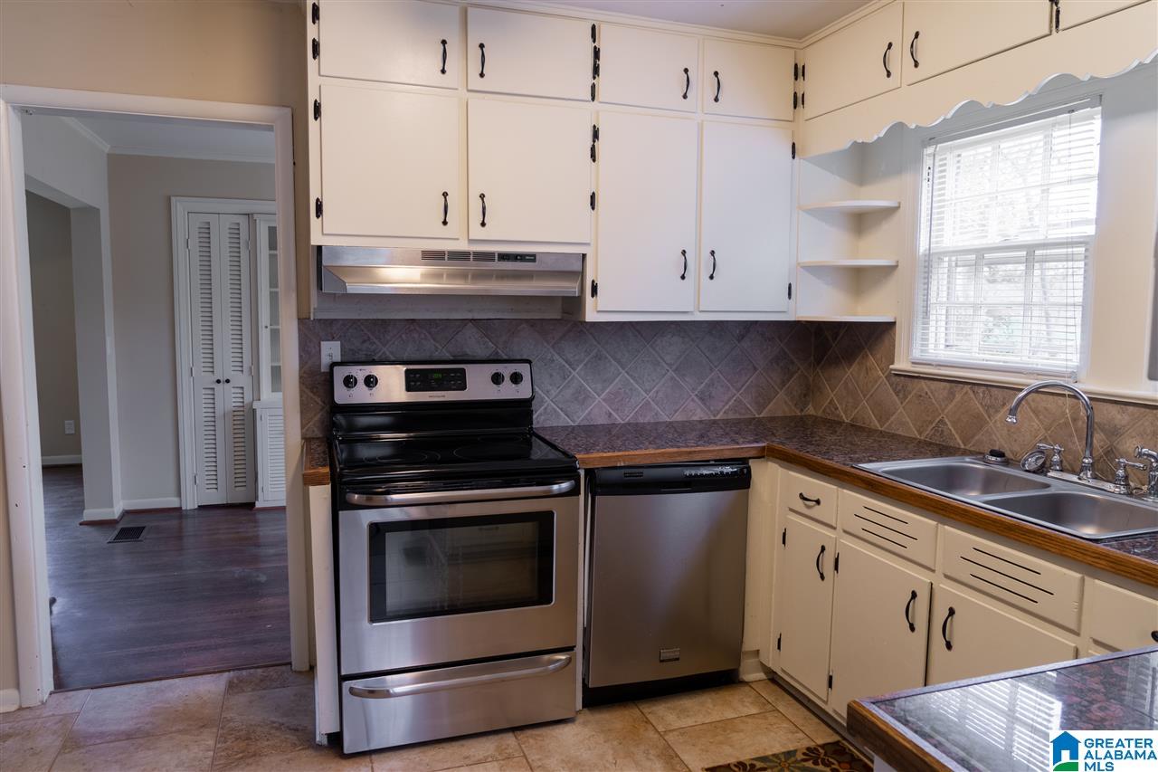 823 Hillcrest Road Birmingham, AL 35235 - Photo 5 of 39