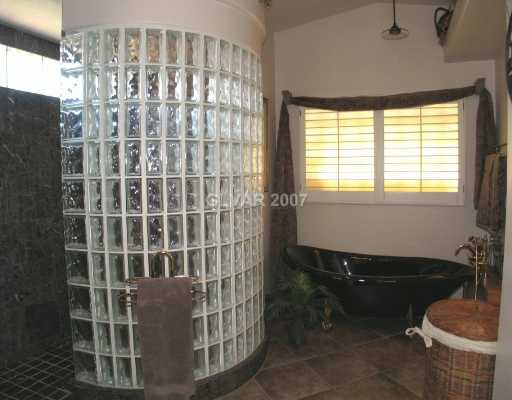 931 Rhyolite Terrace Henderson, NV 89011 - Photo 8 of 8 Master Bath/Spa.