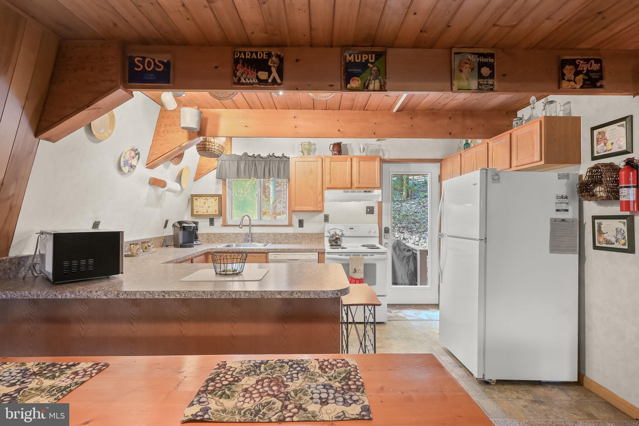 2702 Mayhew Inn Road Oakland, MD 21550 - Photo 26 of 87 Eat-In Kitchen