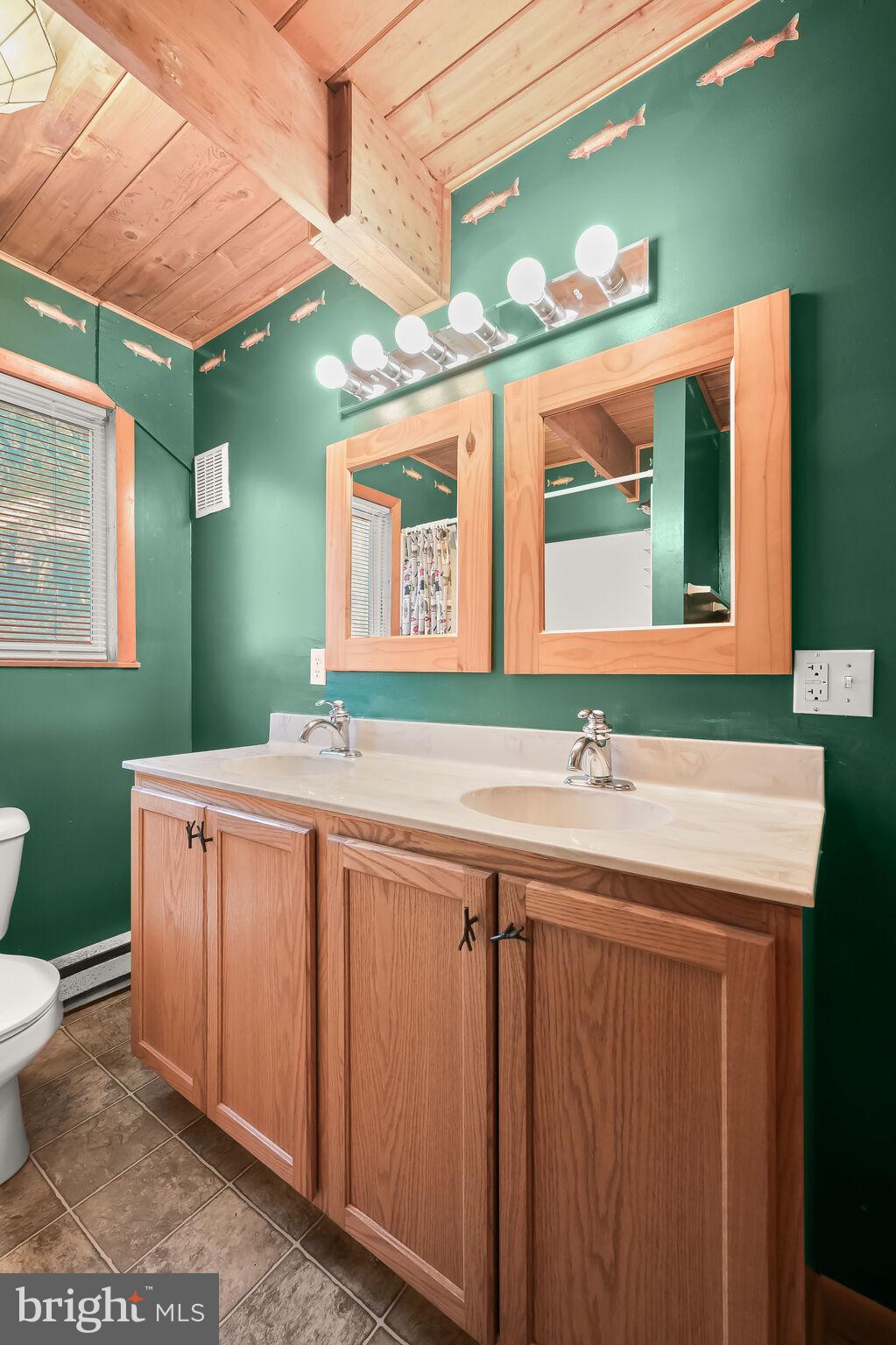 2702 Mayhew Inn Road Oakland, MD 21550 - Photo 29 of 87 Main Level Full Bath