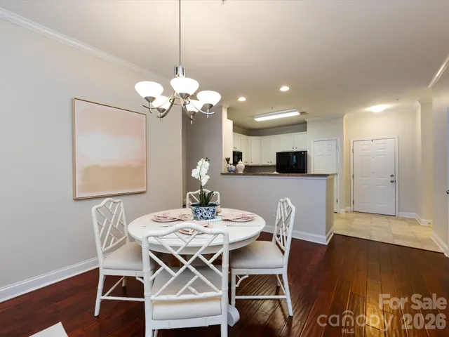 $320,000 | 1000 East Woodlawn Road, Unit 113, Charlotte, NC 28209