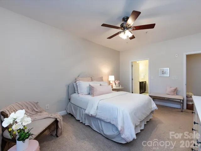 $320,000 | 1000 East Woodlawn Road, Unit 113, Charlotte, NC 28209