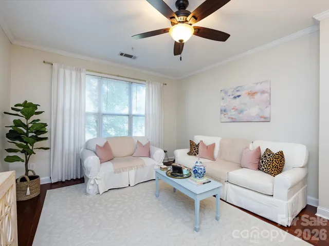 $320,000 | 1000 East Woodlawn Road, Unit 113, Charlotte, NC 28209