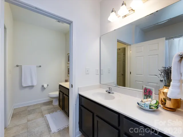 $320,000 | 1000 East Woodlawn Road, Unit 113, Charlotte, NC 28209