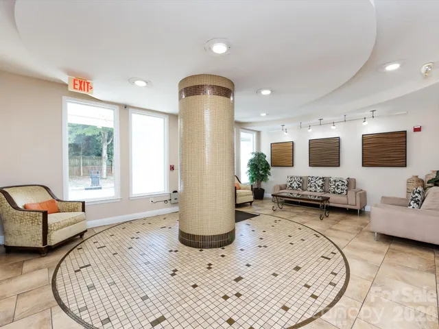 $320,000 | 1000 East Woodlawn Road, Unit 113, Charlotte, NC 28209
