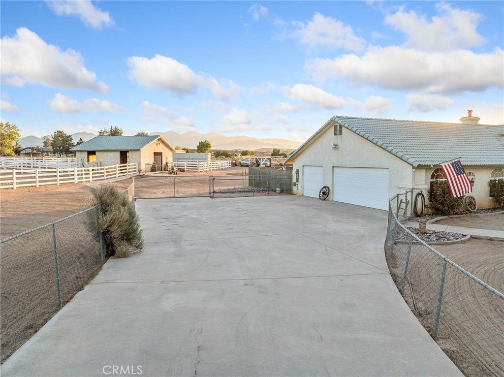 6370 Fremontia Road Hesperia, CA 92344 - Photo 5 of 62