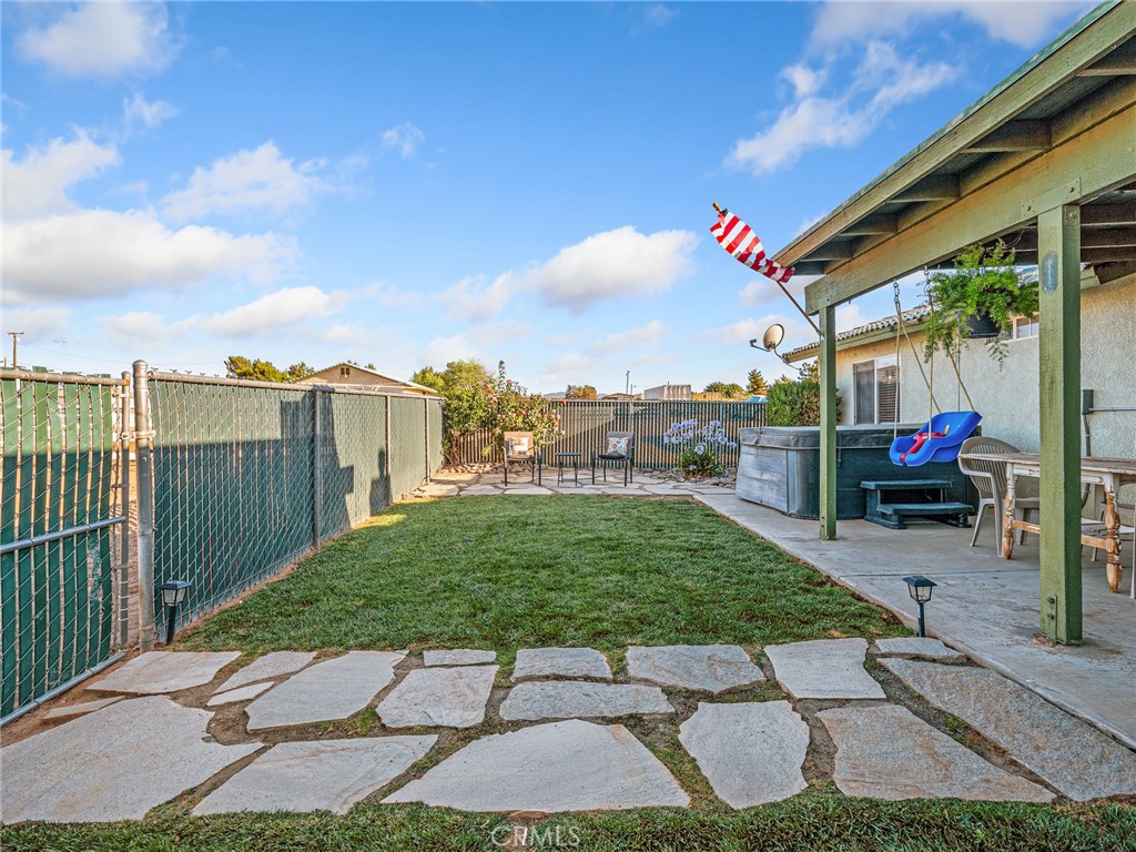 6370 Fremontia Road Hesperia, CA 92344 - Photo 60 of 62 a view of a backyard with sitting area