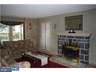 528 Sagamore Road Havertown, PA 19083 - Photo 4 of 12 Living Room