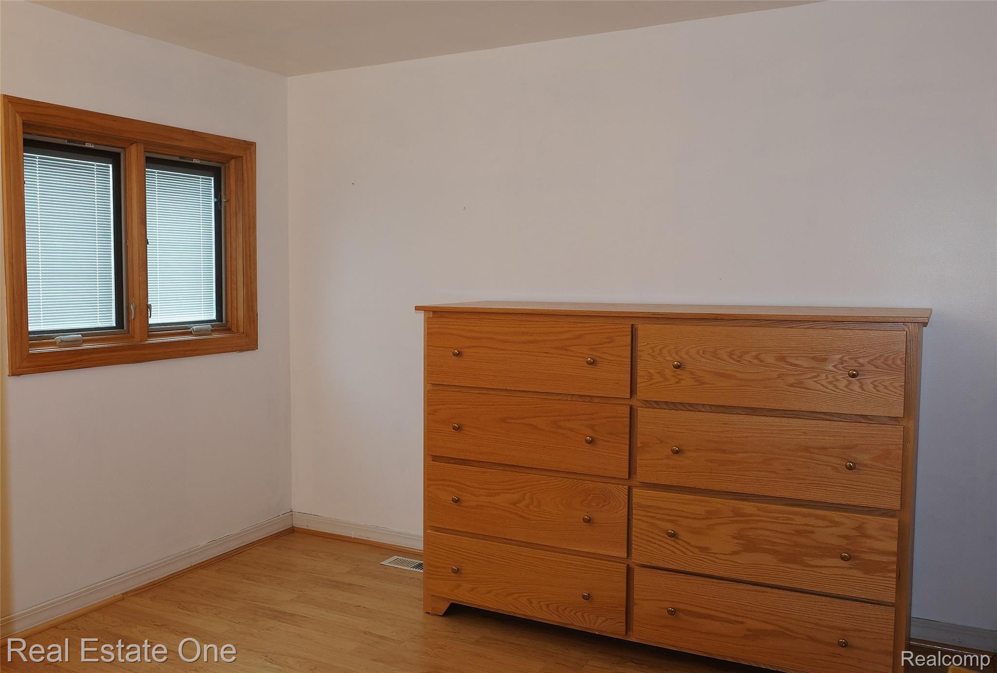 22176 Hall Road Trenton, MI 48183 - Photo 19 of 25 a2ndbed.jpg