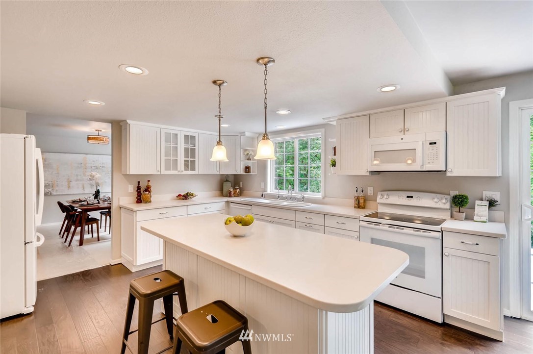 15717 203rd Avenue Southeast Renton, WA 98059 - Photo 5 of 12