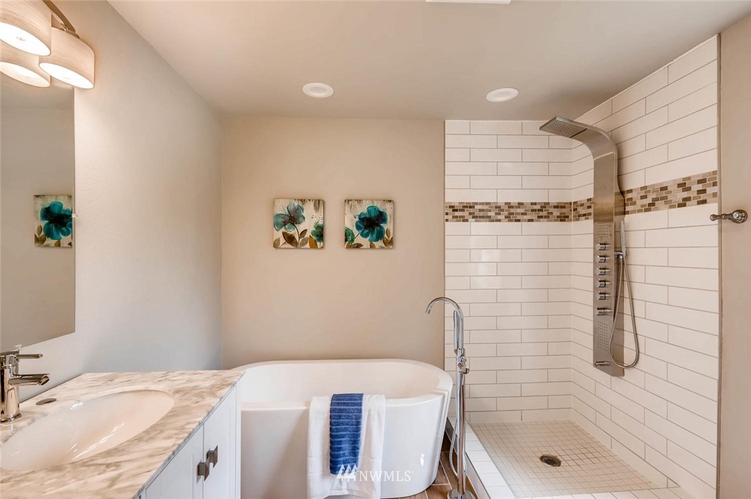 15717 203rd Avenue Southeast Renton, WA 98059 - Photo 8 of 12