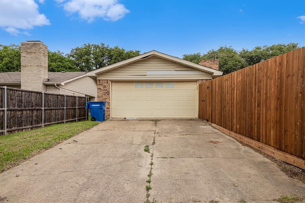 1814 Addington Drive Carrollton, TX 75007 - Photo 24 of 24 View of garage