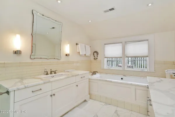 $35,000 | 1007 King Street, Greenwich, CT 06831