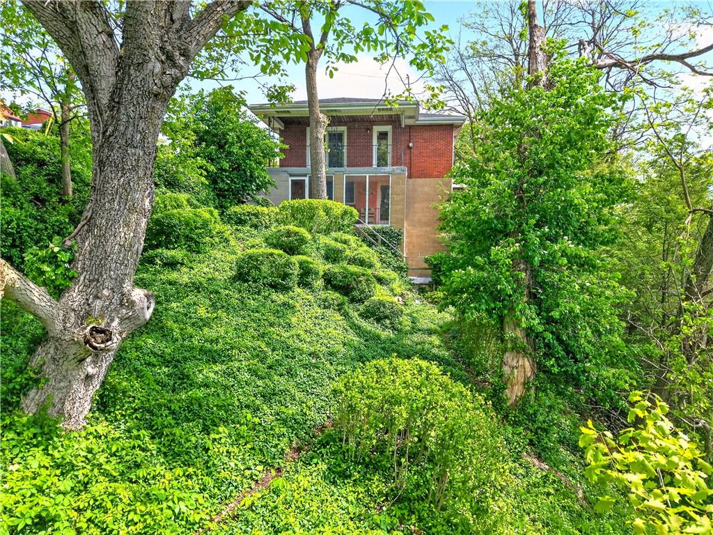 137 Ridge Avenue Bellevue, PA 15202 - Photo 3 of 47 Gallery Image 3